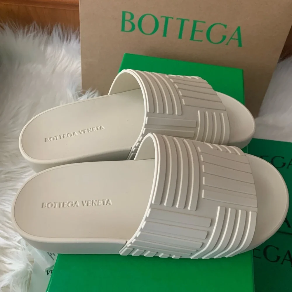 Spanking Brand New Bottega Veneta Summer Slides ❤️❤️ - Picture 3 of 13